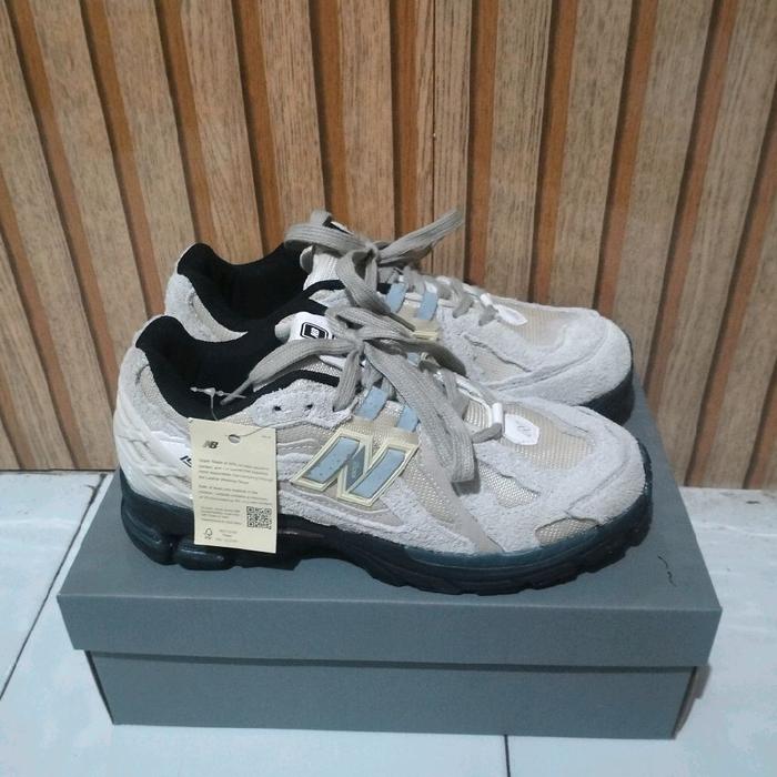 New Balance SEPATU NB Model 996 Putih dengan Desain Klasik dan Nyaman untuk Aktivitas Sehari-hari