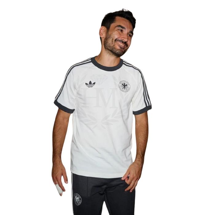 Kaos Adidas Adicolor Classic 3-Stripes Germany Tee Pria Wanita