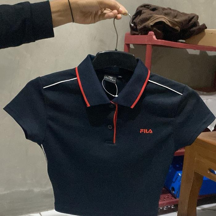 kaos model thrift cewe crop top