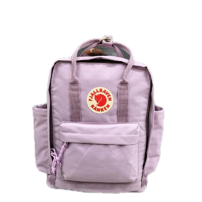 Fjallraven Kanken Tas Ransel Wanita Warna Ungu Muda dengan Logo Merah dan Desain Praktis