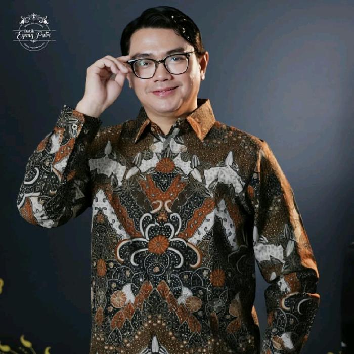 Batik Eyang Putri-Kemeja Katun Lengan Panjang