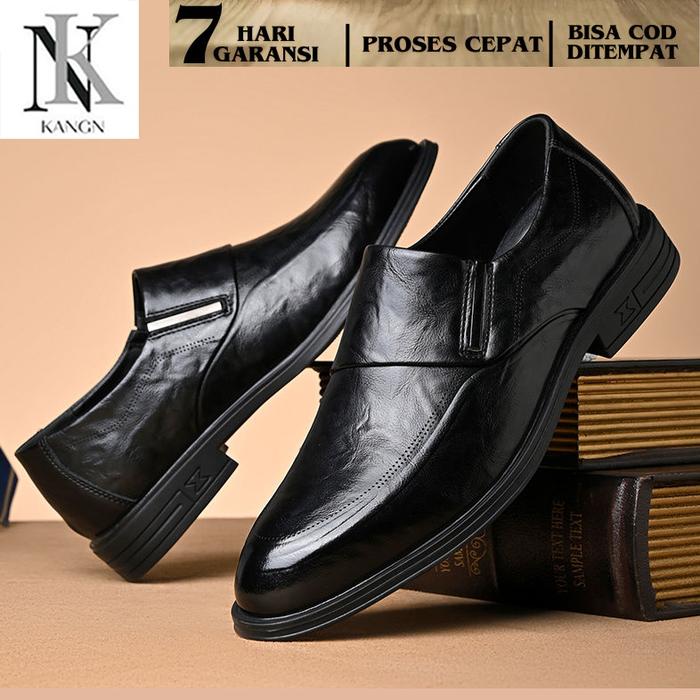 Sepatu Formal Pria Slip-On Kulit Lembut - Desain British yang Bernapas dengan Sol Empuk untuk Kenyam