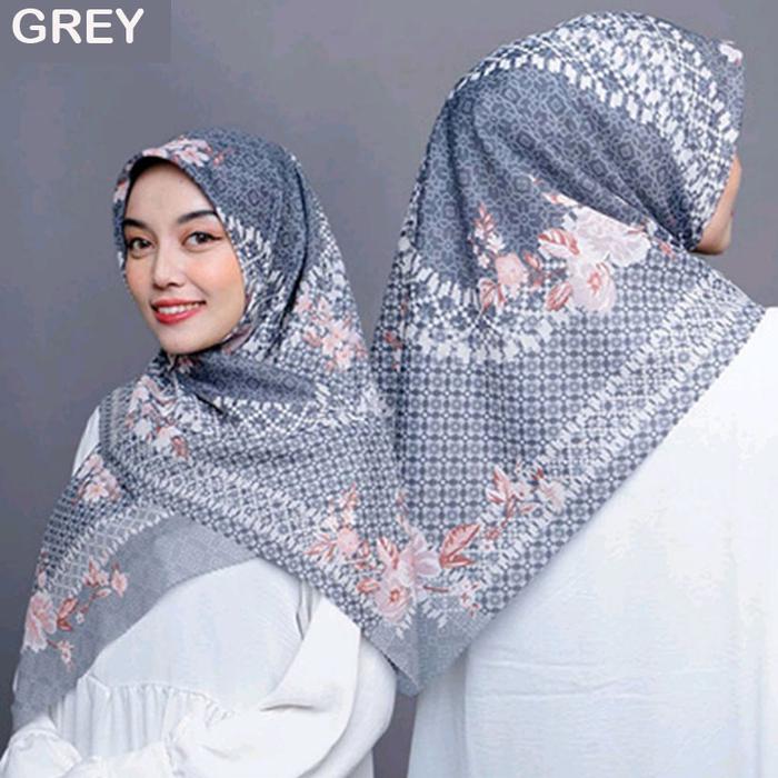Hijab Segi Empat+Parfume 30ml cocok untuk hampers (harga sudah termasuk parfume)
