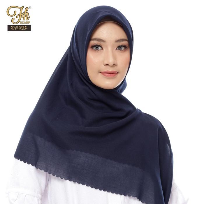 Hijab Segi4 Polos Basic Voal  Jumbo Syari 130 x 130 Cm Premium Lasercut Fh Scarft - Raspberry, Stand
