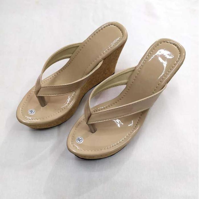 RD Wedges capit cream dan hitam 11cm dan 7cm#sandal wedges#sandal wanita