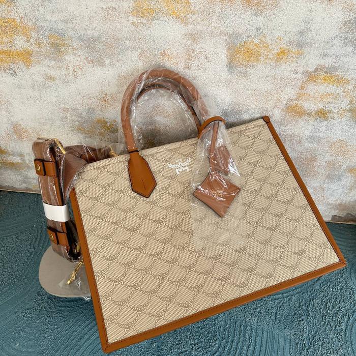 MCM Reguler Munchen Tote Overlogo Ecru & Cognac