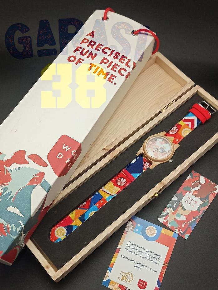 Jam Tangan Kayu " WOODKA" x 50th KHONG GUAN Biscuit.
