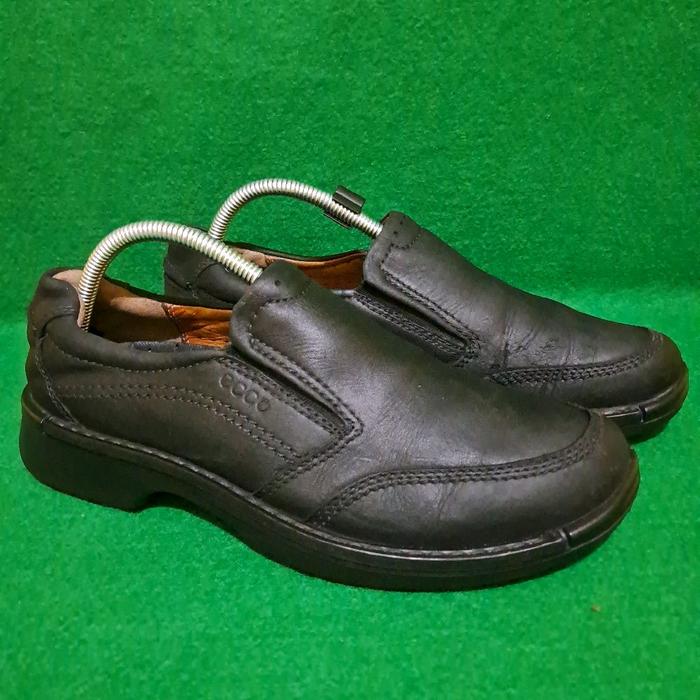Ecco sepatu kulit size 40 insole 25.5 Shoes Pria Hitam