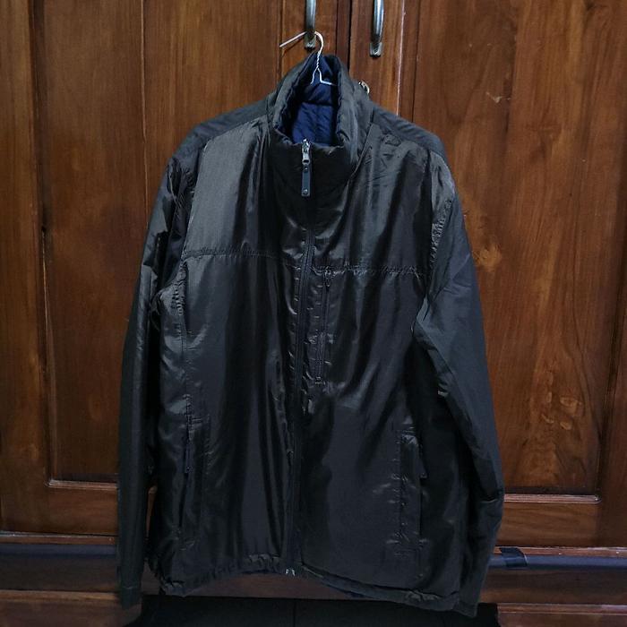 Jaket reversible uniqlo