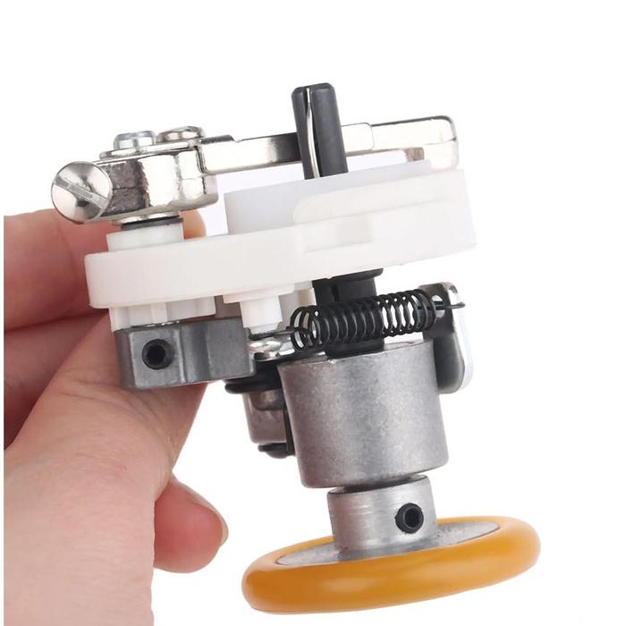 Gulungan Spool Mesin Jahit Servo / Gulungan Spul Auto Benang Bobbin Winder Mesin Jahit Industri Jaru