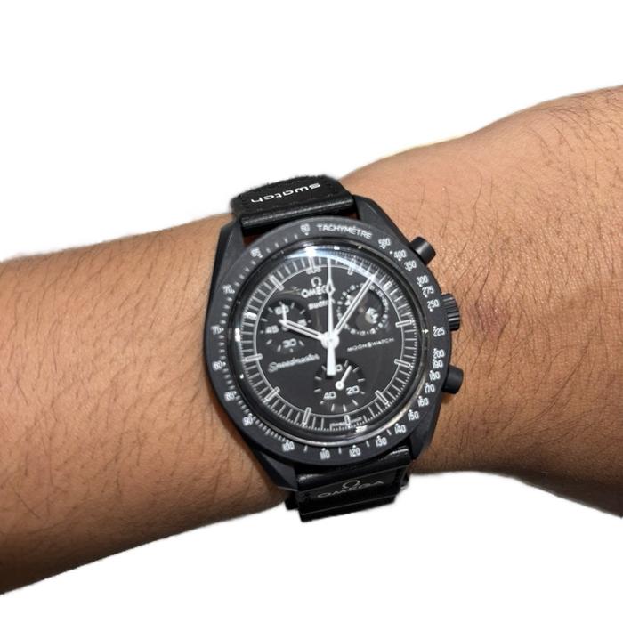 Omega x Swatch Bioceramic Moonswatch Jam Tangan Pria dengan Desain Tachymeter dan Tali Karet Hitam