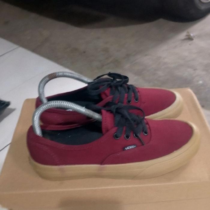 sepatu second vans authentic red gum size 39 like new