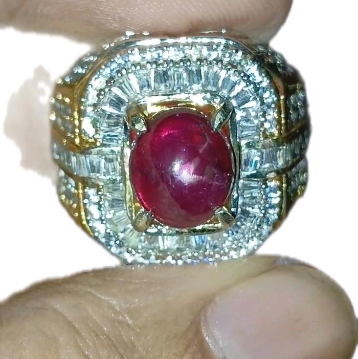 Cincin Ruby Star Madagaskar Kristal dari Alpaka Microseting dengan Batu Ruby Star Bintang yang Unik