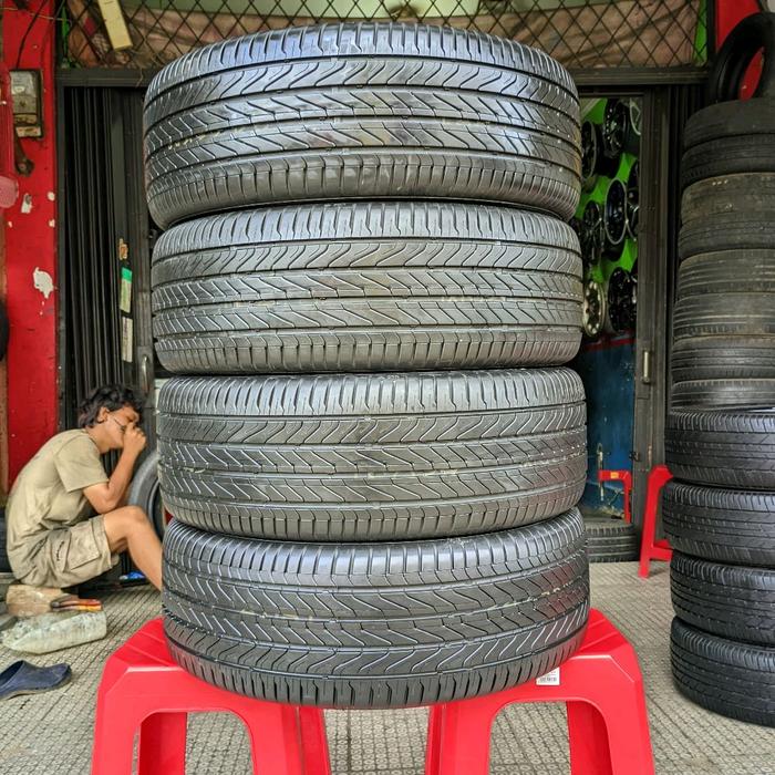 Ban 215 55 R17 Continental ultra contact uc6