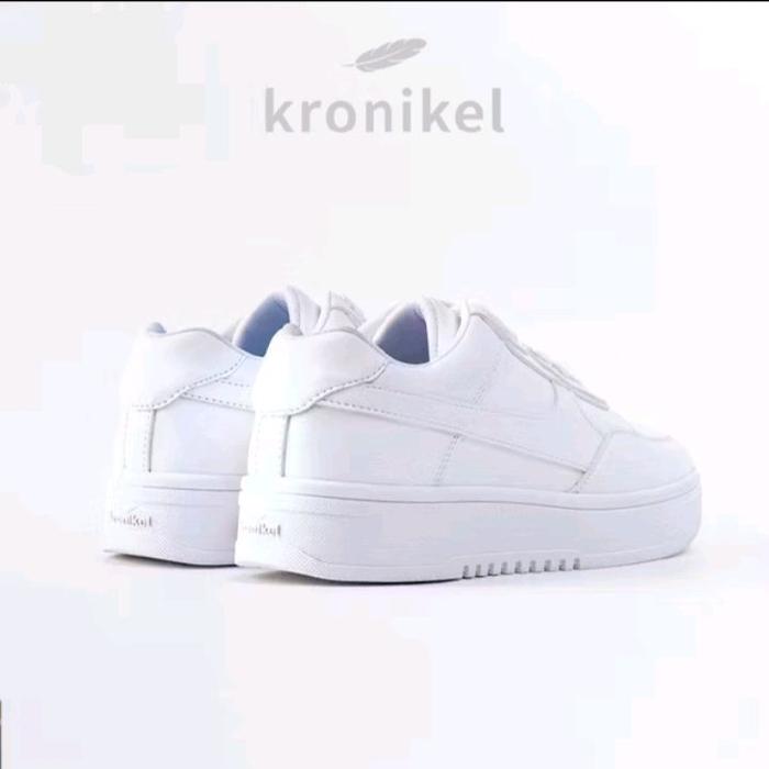 Sepatu kronikel pria & wanita