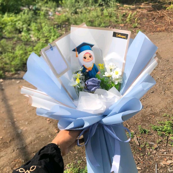buket wisuda akrilik (bebas request warna kertas)