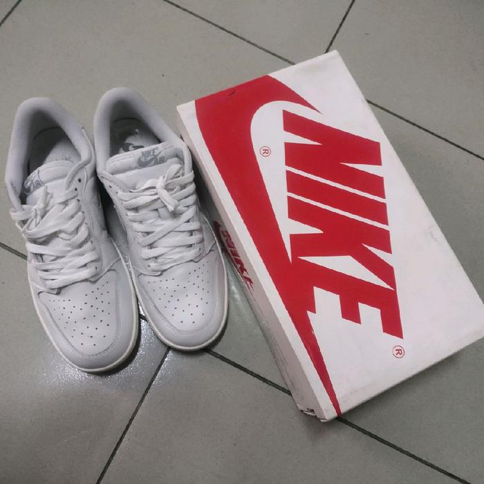 Nike Air Jordan 1 Neutral Grey Original Second Premium Size 44 | AJ1 Sneakers Pria