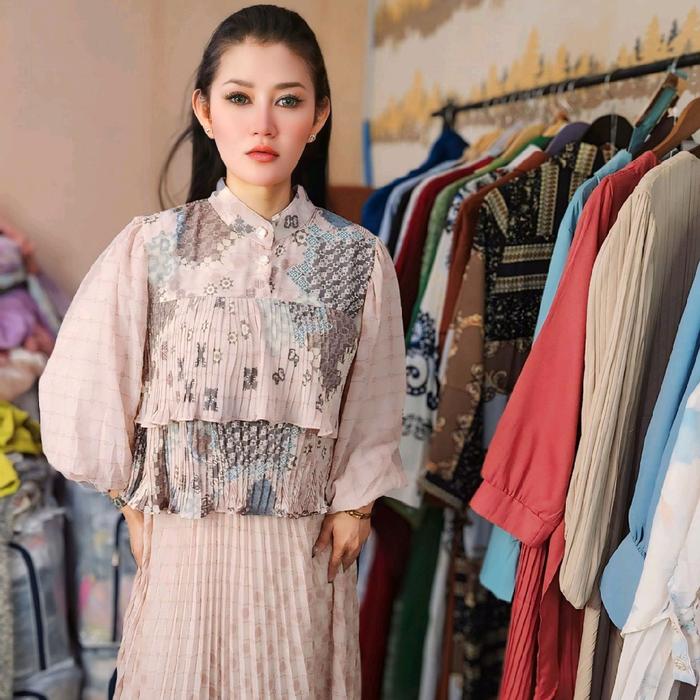 Gamis Meijiwang Umpak Dua Bahan Ceruty Plisket
