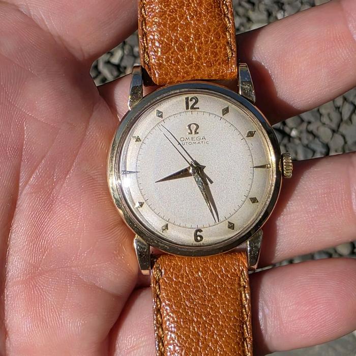 Jam Tangan Vintage Omega Bumper Automatic 2445 cal 351