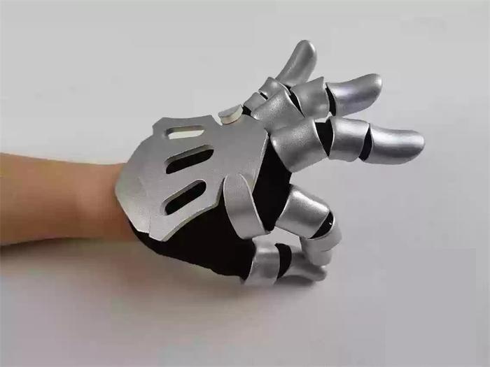 1 Pair Violet Evergarden Cosplay Hand Armor Anime Cosplay Props Auto Memories Doll Figure Hand Gaunt