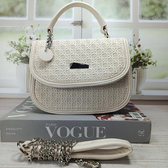 Teenien /Tas Selempang Wanita Aneska Bahan Anyaman Tikar 3 Ruangan White Nikel Series High Quality