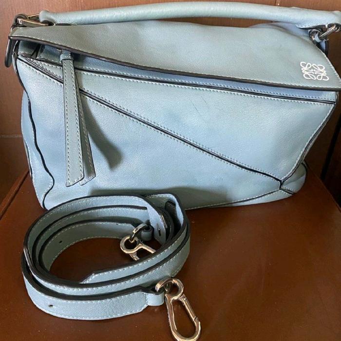 Preloved loewe puzzle bag genuine leather