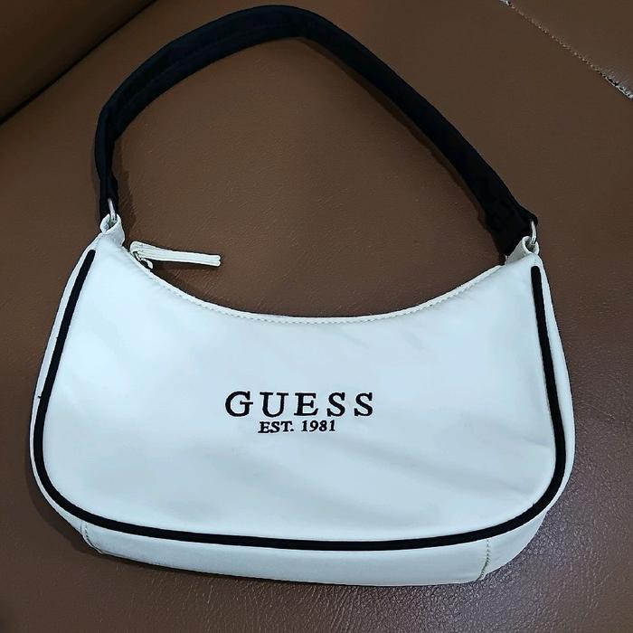TAS GUESS HOBO DARYNA SHOULDER BAG WHITE PRELOVED SECOND