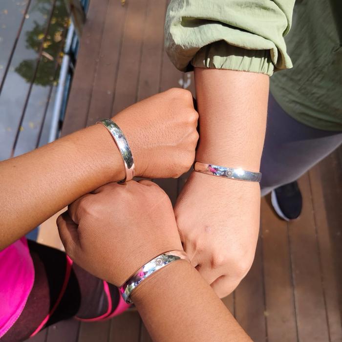 Bio Brace gelang kesehatan