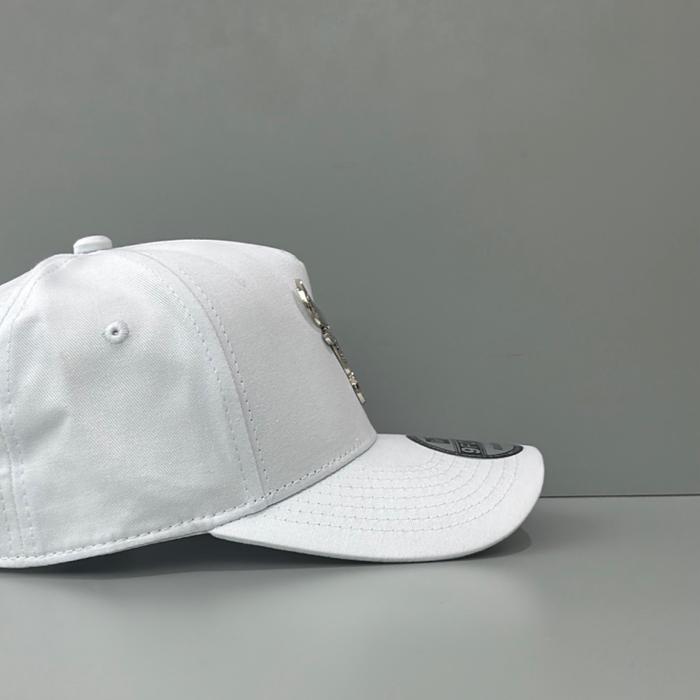 TOPI BASEBALL PUTIH BANTENG BESI SILVER