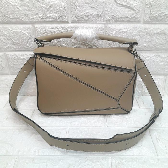 TAS WANITA L PUZZLE MEDIUM LEATHER BEIGH NO BRAND