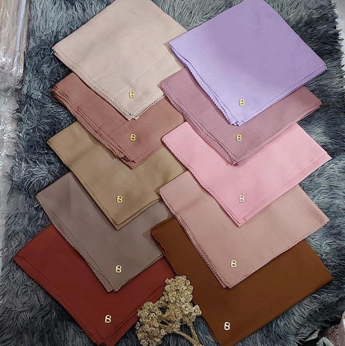 Segiempat Berlogo Segiempat Buttonscarves Polos Jilbab Segiempat Berlogo Bahan Voal Ukuran 110x110 N