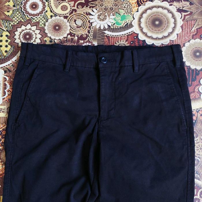 Longpants celana panjang chinos merk Uniqlo slim fit size 30 second Hitam Stretch Pria Casual