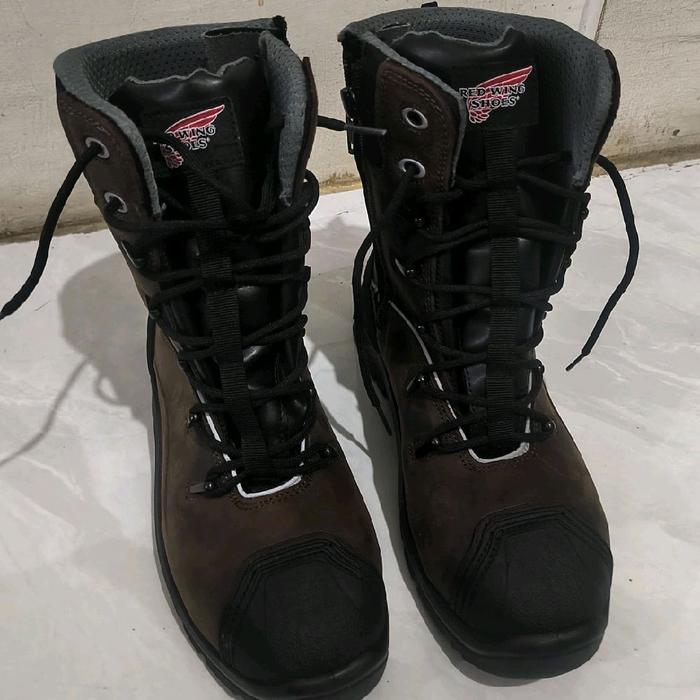 REDWING Shoes seri 3229 pembuatan Feb 2025 size 42 (No Box)original
