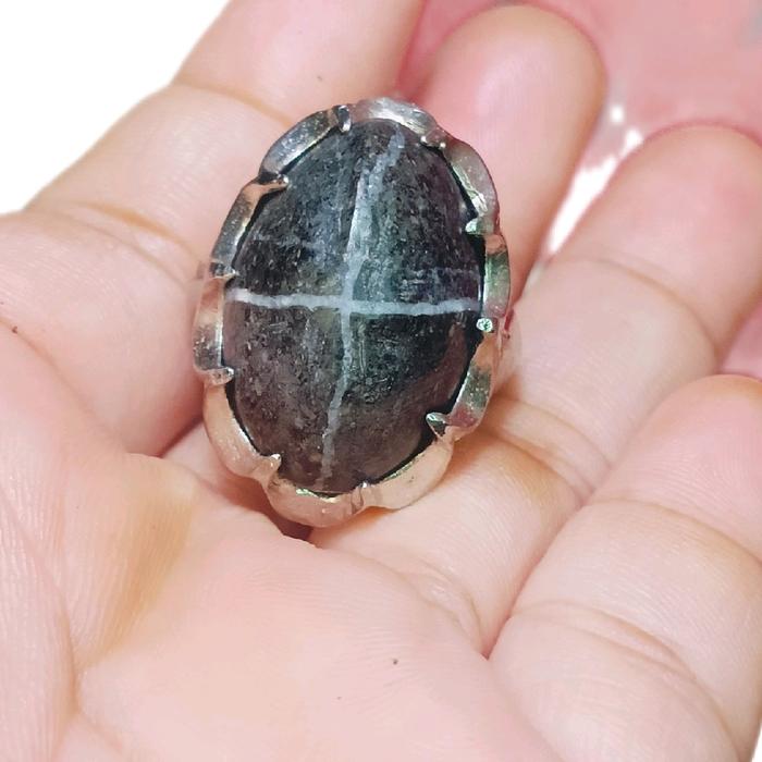 Cincin Fosil Kelor Tapak Jalak dengan Desain Unik dan Elegan