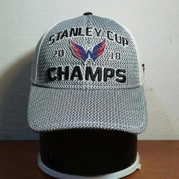 Topi Trucker Stanley Cup Champions