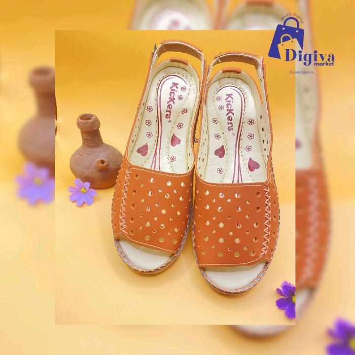 sepatu sandal kickers wanita big size sl42