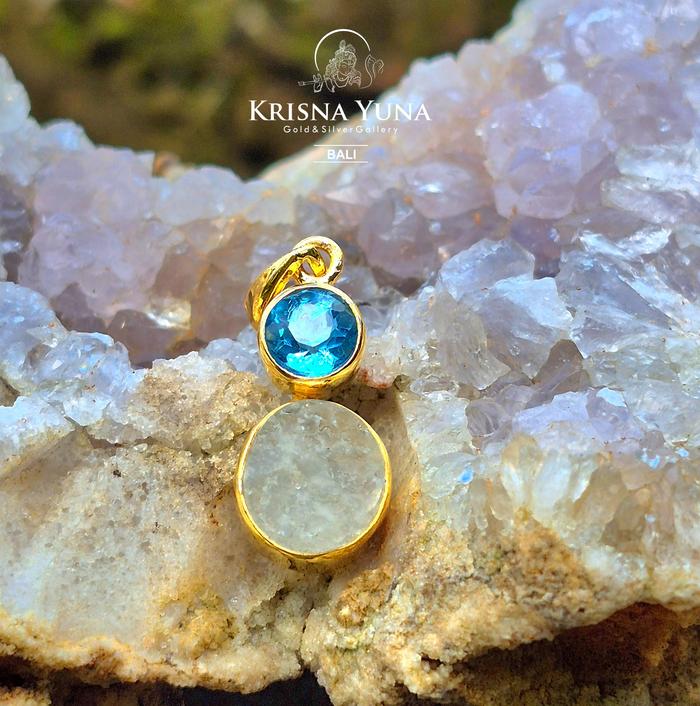 Libyan Desert Glass Pendant