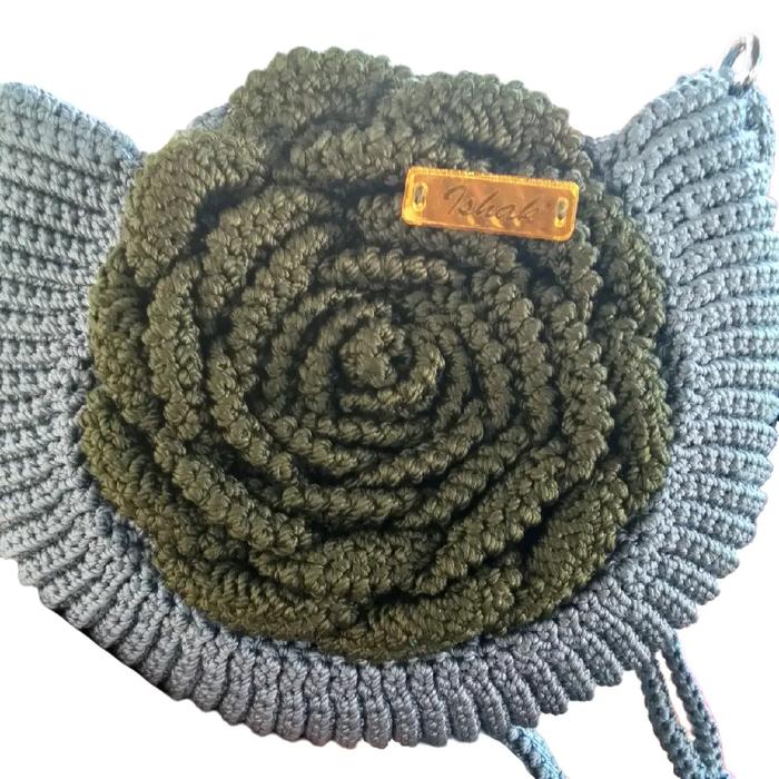 tas mawar bulat rajut  .bahan benang poly kilap