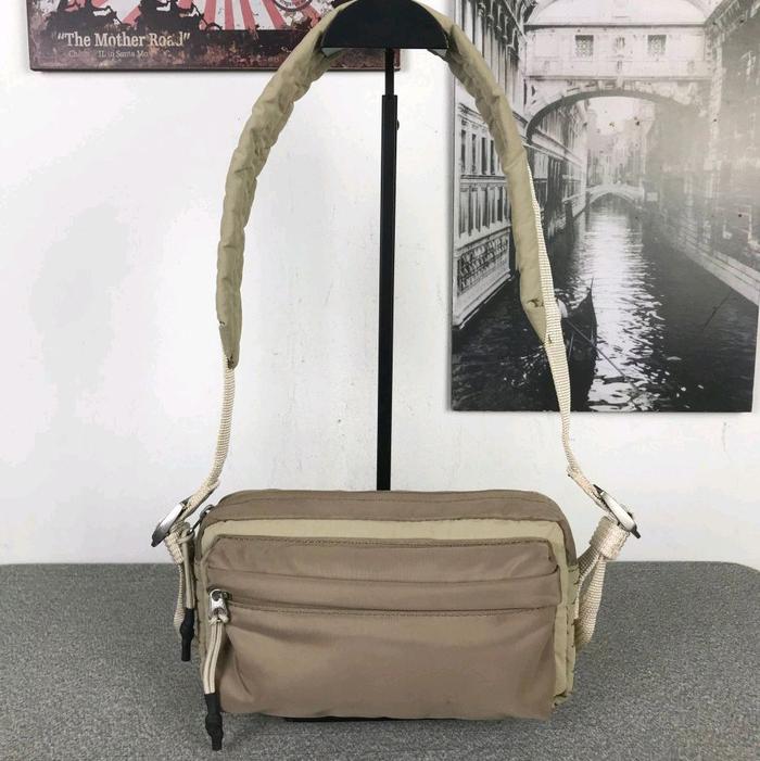 Tas Selempang Unisex Zara