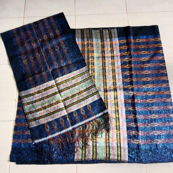 Maulana Berglitter Kepala Pucca Songket Batak Pakai Alat Tenun Bukan Mesin Kain Sarung dan Selendang
