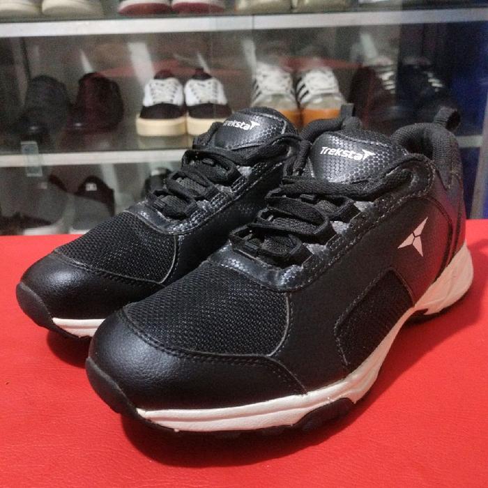 SEPATU BEKAS TREKSTA TAPAK SEPATU HYPERGRIP SIZE 41.5