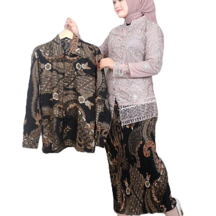 kebaya sarita coupel kemeja batik bahan tulle primum dan batik baham shilki atau semi sutra Wanita B