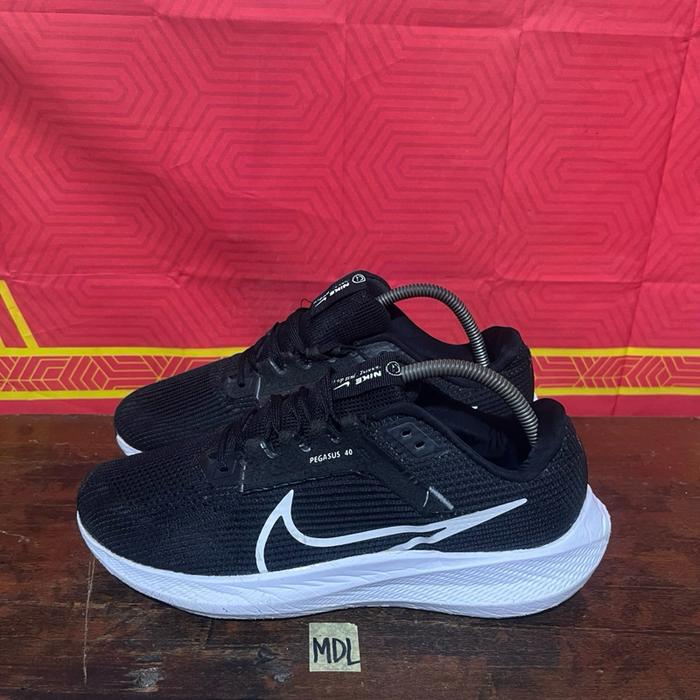 Sepatu second original Nike Air Zoom Pegasus 40 size 42,5