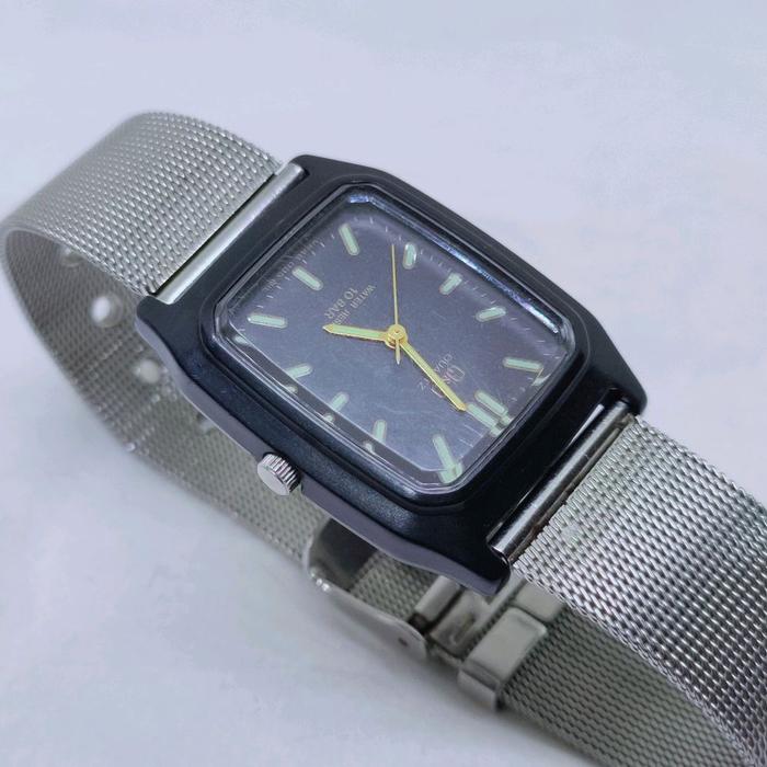 Jam tangan tank classic arloji kotak klasik pria wanita  shark mesh bracelet rantai pasir QnQ klasik