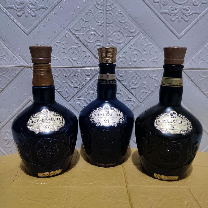Pajangan botol bekas ROYAL SALUTE 21, 700ml
