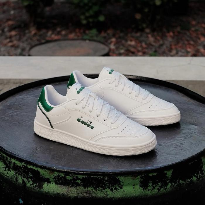 BNIB Diadora Viento Indoor