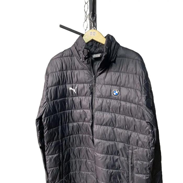BMW Jaket Puffer MTBS Eser Brillent WNB Timebomb Hitam dengan Logo BMW dan Puma