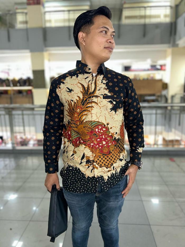 Kemeja batik Qistina motif kaswari bahan katun Baju Pria Dewasa Panjang