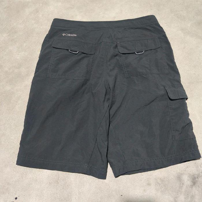 Celana pendek cargo pria Columbia Omni sheild abu bekas