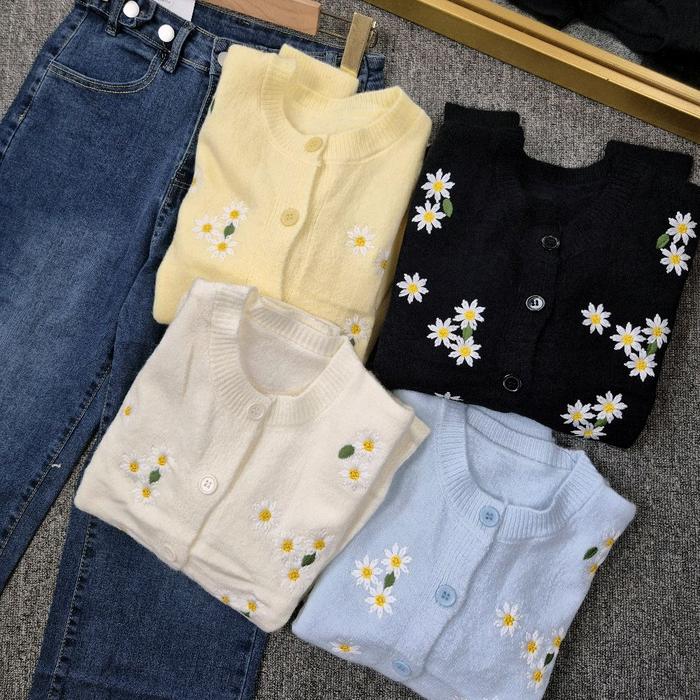 Flowery Cardi - Caedigan Rajut dengan Motif Bunga Daisy untuk Tampilan Lebih Cantik dan Nyaman